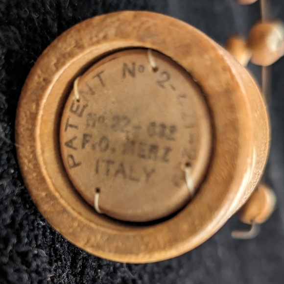 Wooden Golfer Italian Puppet - Picture 3 of 3